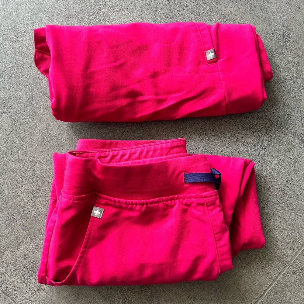 FIGS- Women's Scrub Whole Set (top and pants)